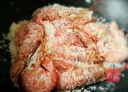 Illustration of how to make salt-baked shrimp 5