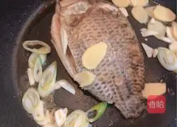 Illustration of how to cook tilapia with black bean sauce (Lantern Festival on the 15th day of the first lunar month)