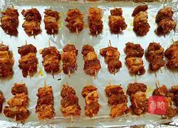 Illustration of how to make toothpick mutton skewers 7