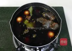 Illustration of how to make brown sugar tea eggs 8