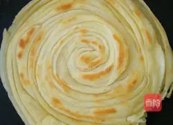 Illustration of how to make milk-flavored hand-shredded pancakes 12