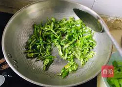 Illustration of how to make shredded squid with pepper 5