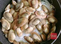 Illustration of how to cook vermicelli in pot 9