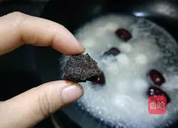 Illustration of how to make red dates and glutinous rice with sweet wine 11