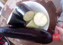 Illustration of how to make garlic steamed eggplant 1