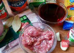 Illustration of how to make pasta (long noodles with red wine meat sauce) 1