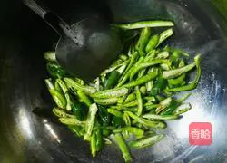 Illustration of how to make twice-cooked pork with yuba 2