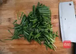 Illustration of how to make fried leeks with clam meat 2