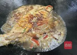 Illustration of braised Wuchang fish 6