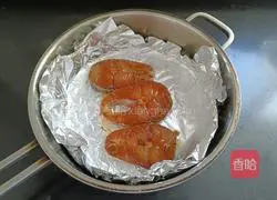 Illustration of how to make sauce-flavored tin foil grilled fish 9
