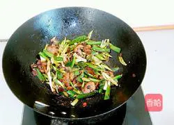 Stir-fried twice-cooked pork Practice illustration 2