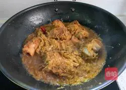 #Northeast#Illustration of how to stew sauerkraut with big bones 11