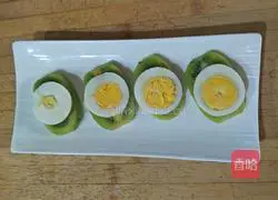 Fruit, Potato and Shrimp Salad (Illustration of Tips for Preventing Eggs from Cracking 10