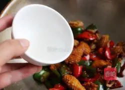 Illustration of how to make spicy squid flowers 10