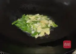 Illustration of how to make stir-fried shrimp with onion 4