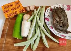 Illustration of how to make King Oyster Mushroom, Bean Curry and Shrimp 1