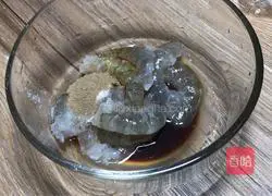 Illustration of how to make shrimp, fungus and millet porridge 5