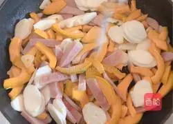 Illustration of how to make ham, fried yam and pumpkin 6