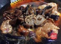 Illustration of how to make pork ribs with vermicelli and stewed mushrooms 12