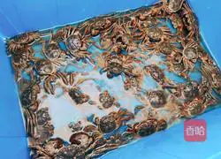 Illustration of how to make noodles with crabs 1