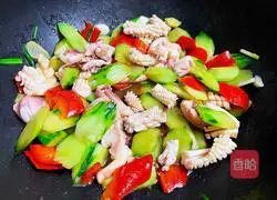 Illustration of how to make fried squid with cucumber 13