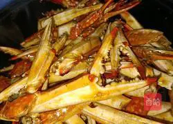 Illustration of how to make Hunan-style aftertaste crab claws 9