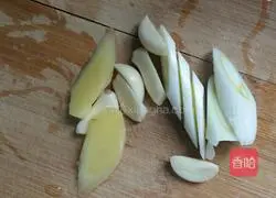 Illustration of how to make sweet and sour pork ribs with yam and chestnut 5