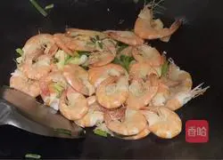Illustration of how to make fried shrimps with green onion 7
