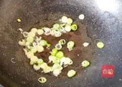 Illustration of how to make scrambled eggs with dandelions 7