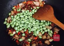 Illustration of how to make stir-fried meat with bamboo shoots 7