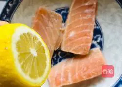 Illustration of how to make olive oil salmon 3