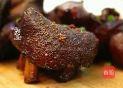 Illustration of how to make roasted pig knuckles 9