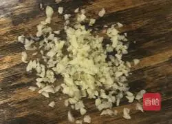 Illustration of how to make garlic squid 1