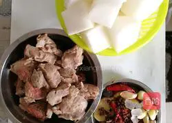 Illustration of how to make radish stewed beef brisket 2