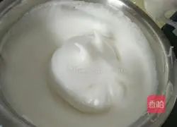 Illustration of how to make cream cake roll 6