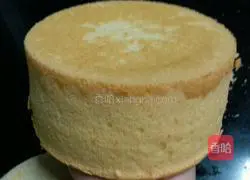 Colored Fruit Cream Cake Recipe Illustration 2