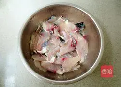 Illustration of how to cook fish with pickled peppers 4