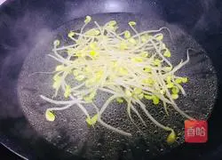 Illustration of how to make boiled pork slices 8