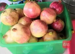 Illustration of how to make pomegranate fruit wine 2