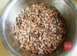 Illustration of how to make scallion oil and sea melon seeds 1