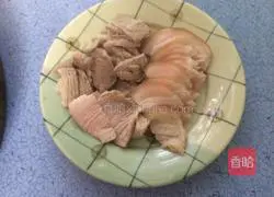 Illustration of how to make fragrant dried twice-cooked pork 5