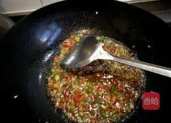 Pour the abalone juice into the abalone sauce Illustration of practice 15