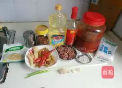 Illustration of how to make shredded beef with pickled pepper 1