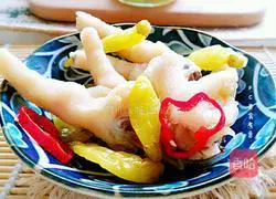 Illustration of how to make secret pickled pepper chicken feet 17