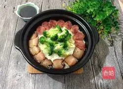 Illustration of how to make preserved meat clay pot rice 7