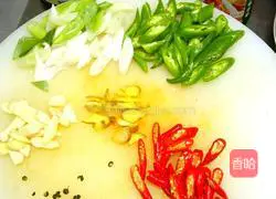 Illustration of how to make spicy pepper beef 4