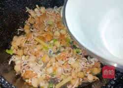 Illustration of how to make Scallop, Shrimp, Squid and Vermicelli Hot Pot 9