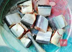 Illustration of how to make pan-fried saury 2