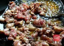 Illustration of how to make stir-fried spicy chicken 4