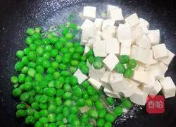 Illustration of how to make pan-fried fish fillet and braised tofu 11